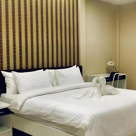 Med Room Korat Накхонратчасима Экстерьер фото