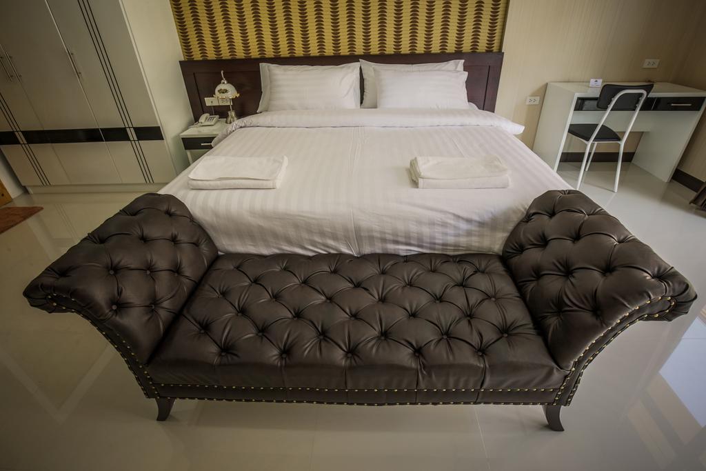 Med Room Korat Накхонратчасима Экстерьер фото