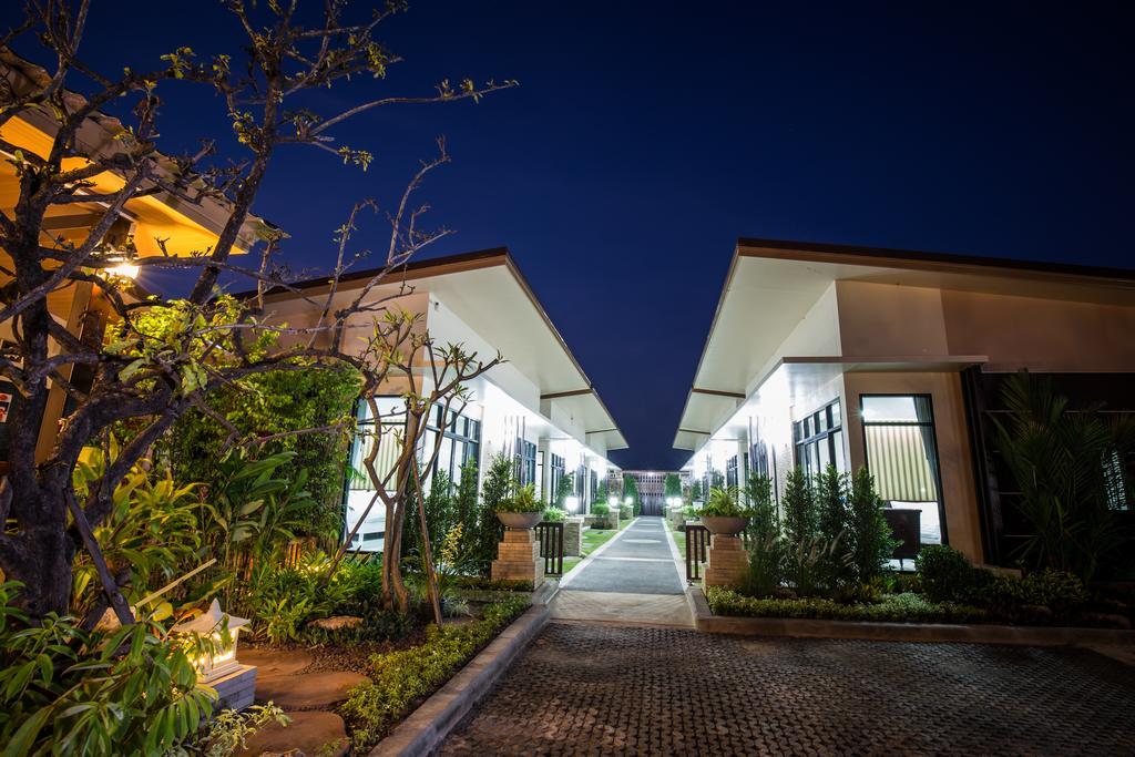 Med Room Korat Накхонратчасима Экстерьер фото