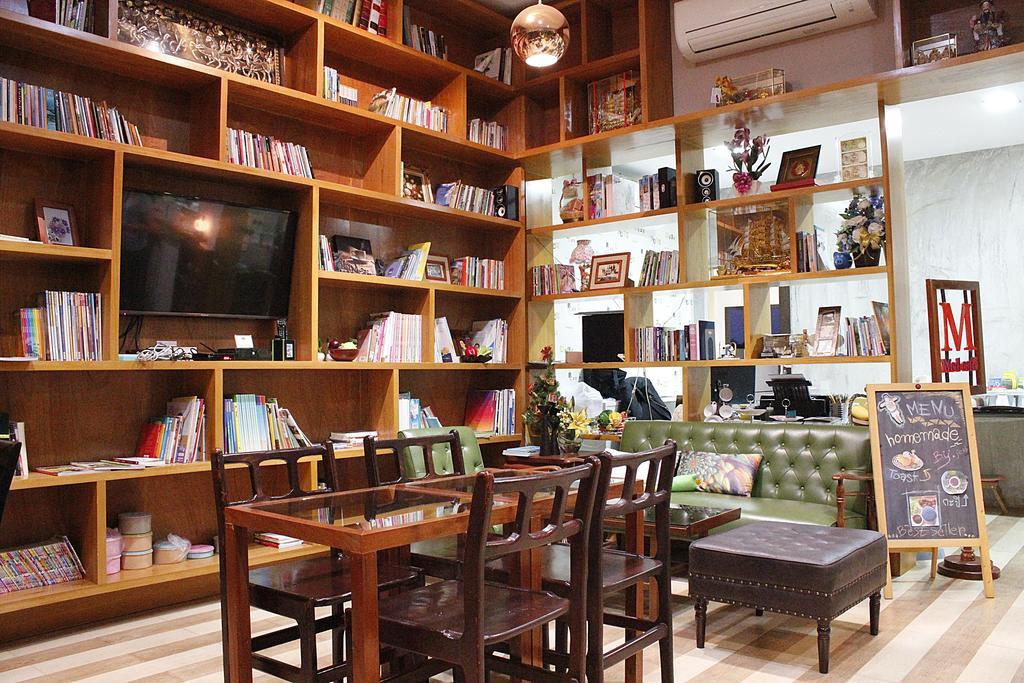 Med Room Korat Накхонратчасима Экстерьер фото