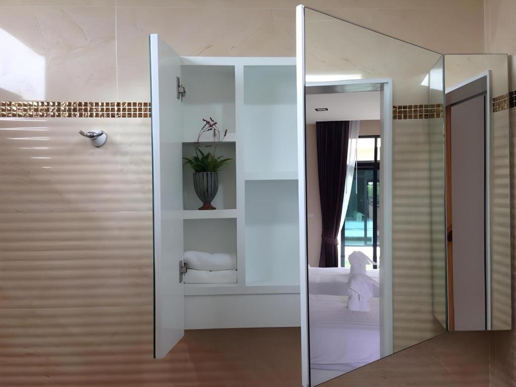 Med Room Korat Накхонратчасима Экстерьер фото