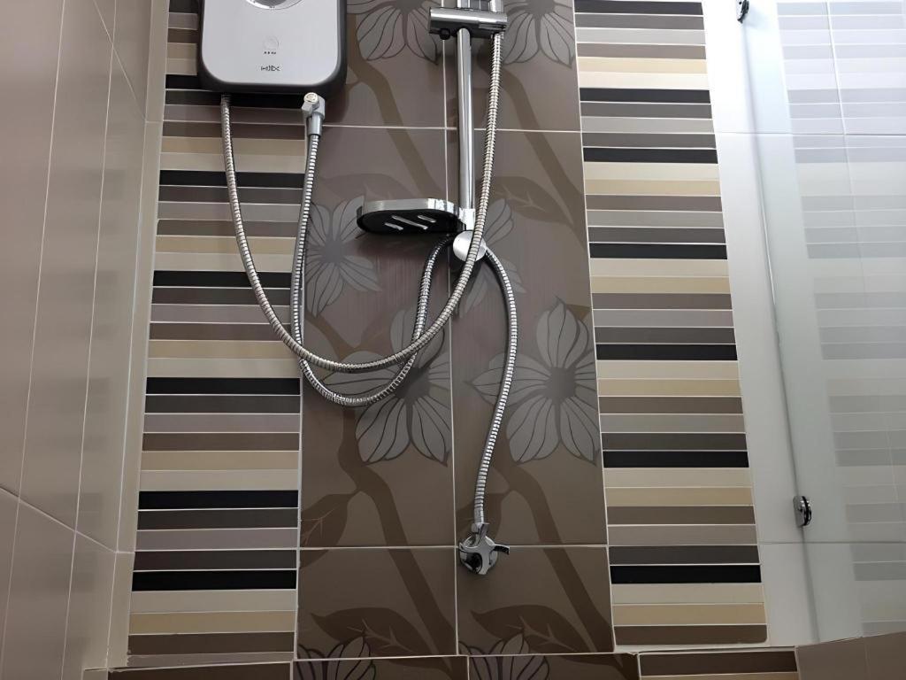 Med Room Korat Накхонратчасима Экстерьер фото