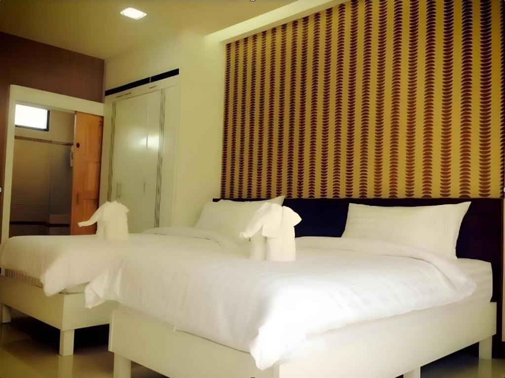Med Room Korat Накхонратчасима Экстерьер фото