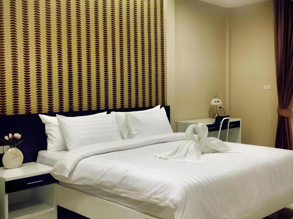 Med Room Korat Накхонратчасима Экстерьер фото