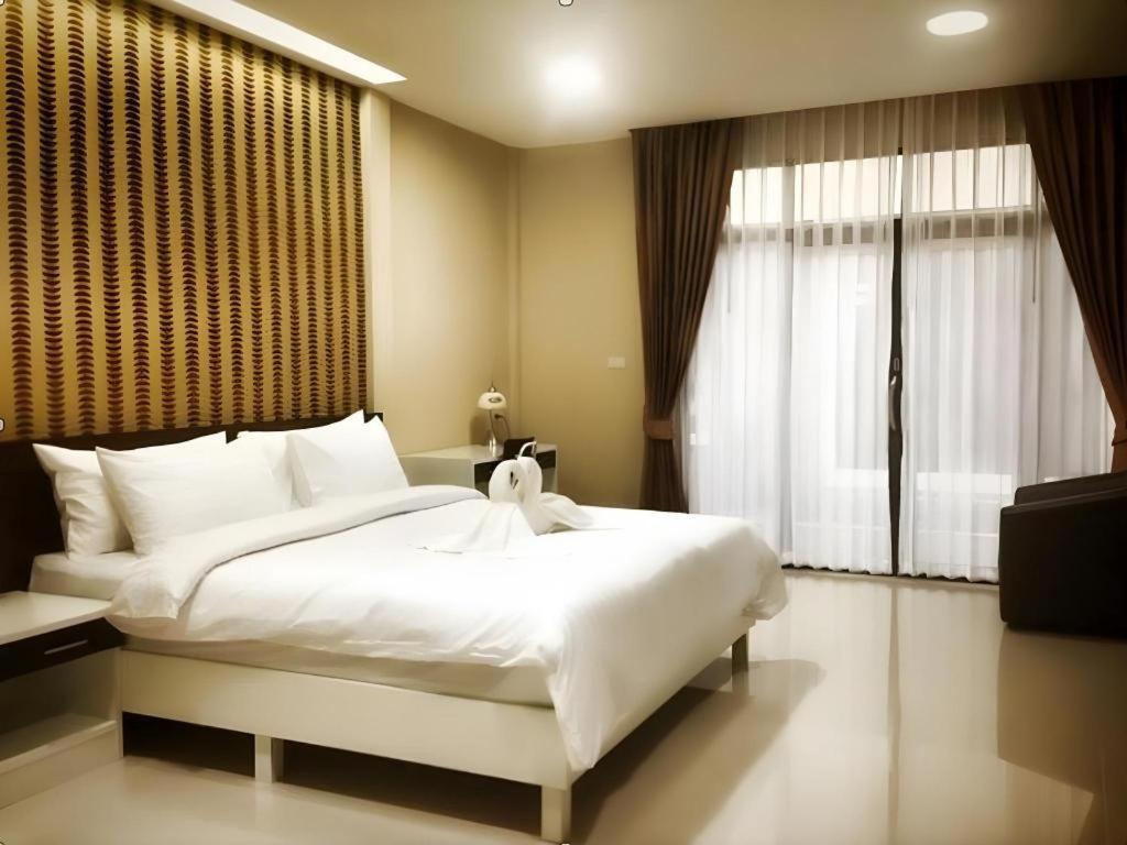 Med Room Korat Накхонратчасима Экстерьер фото
