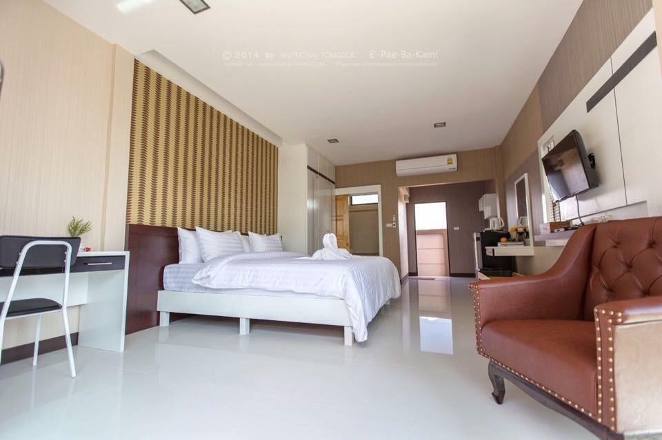 Med Room Korat Накхонратчасима Экстерьер фото